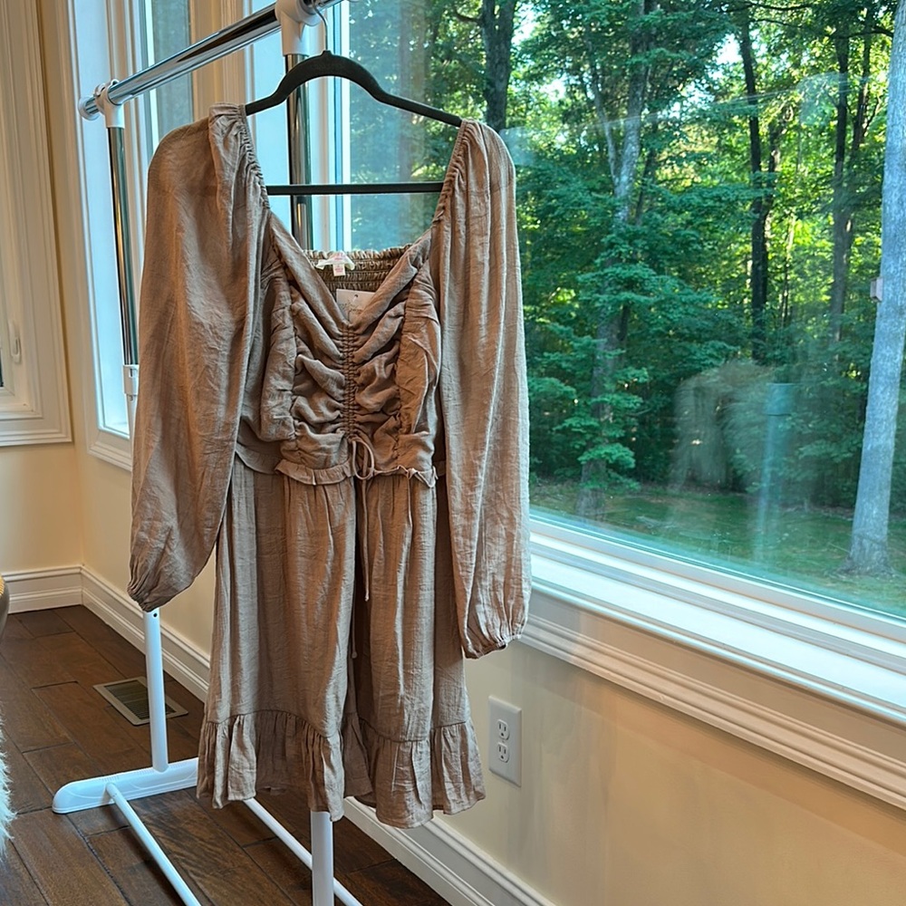 NWT |  Taupe Ruched Long Sleeve Dress